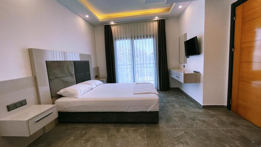 Orion Hotel Битез Экстерьер фото