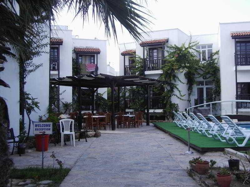 Orion Hotel Битез Экстерьер фото