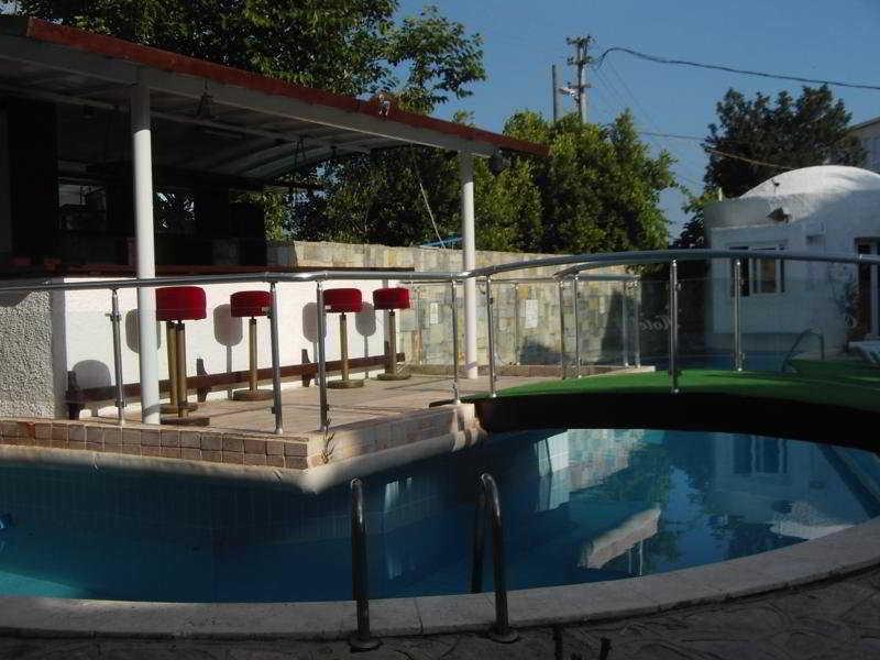 Orion Hotel Битез Экстерьер фото