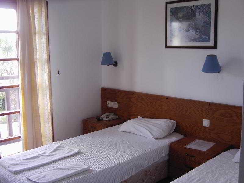 Orion Hotel Битез Экстерьер фото